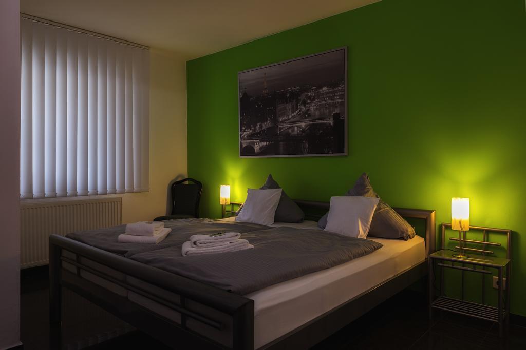 Hotel Ruehen, 24 Stunden Check In, Kostenfreie Parkplaetze Dış mekan fotoğraf